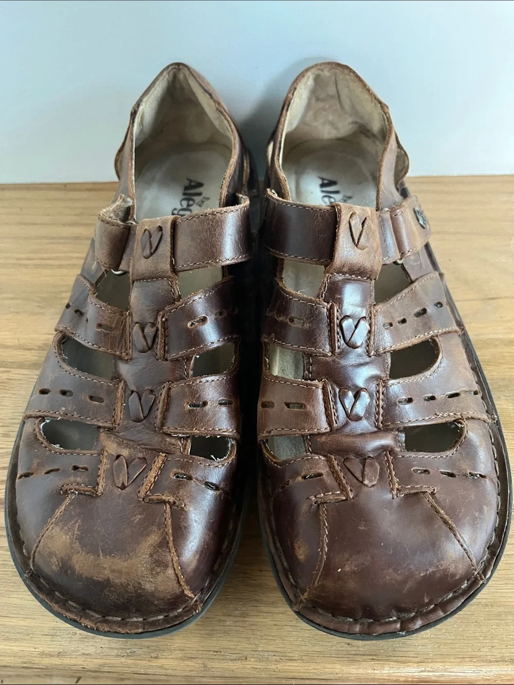 Alegria Men's Brown Leather Fisherman-Style Sandals